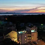 Bellavista Apartment *