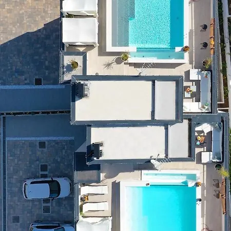 Bellavista Apartment *